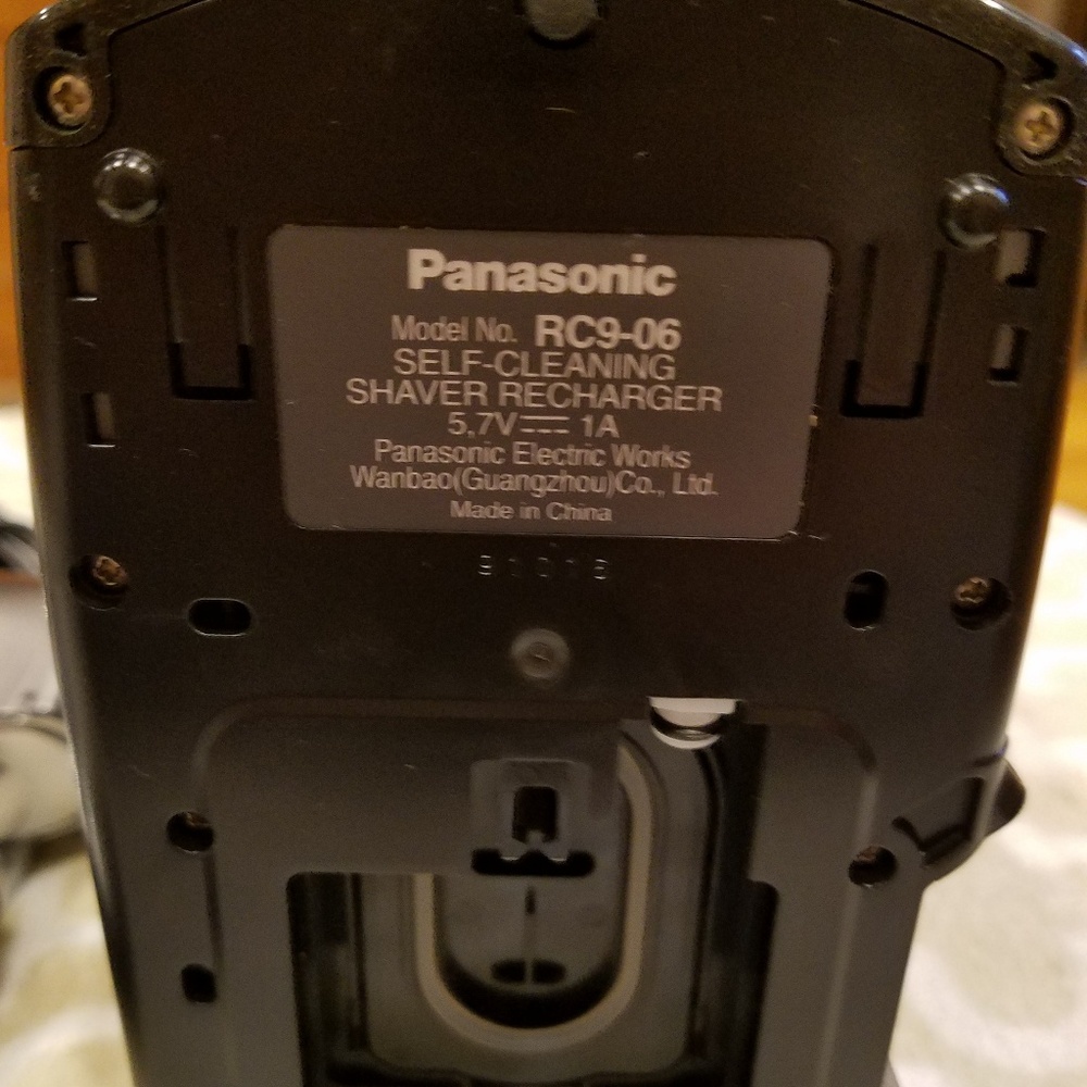 Panasonic Wet/Dry Electric Razor - Picture 5 of 6